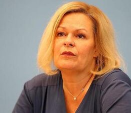 Almanya İçişleri Bakanı, Suriyelilere sağlanan korumaları gözden geçirecek