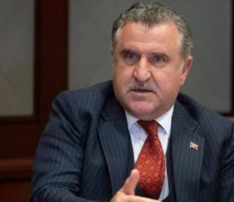 Bakan Bak AK Parti İstanbul Gençlik Kolları Kongresi’nde konuştu: Yolun sonuna kadar Recep Tayyip Erdoğan diyeceğiz