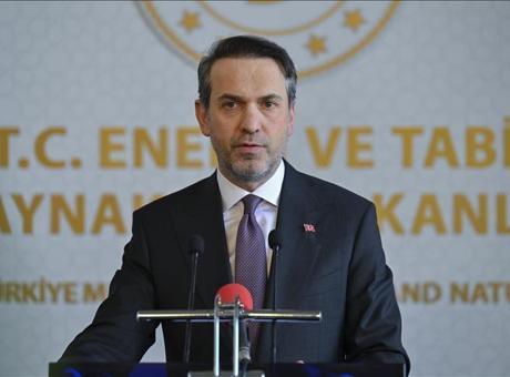 Bakan Bayraktar, yeni YEKA modeliyle 20 yıl uygun fiyatlı elektrik temin edileceğini bildirdi