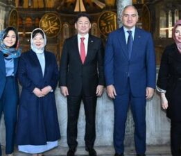 Bakan Ersoy Moğolistan Cumhurbaşkanı ile Ayasofya’yı ziyaret etti
