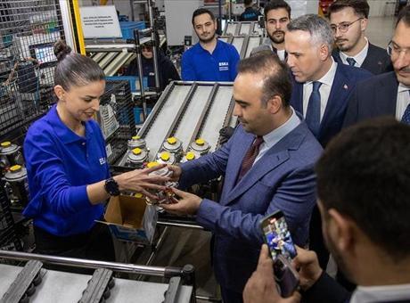 Bakan Kacır, akıllı ultrasonik doğal gaz sayacını inceledi