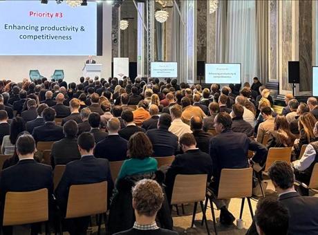Bakan Şimşek, Londra’daki yatırımcılara Türkiye ekonomisini anlattı
