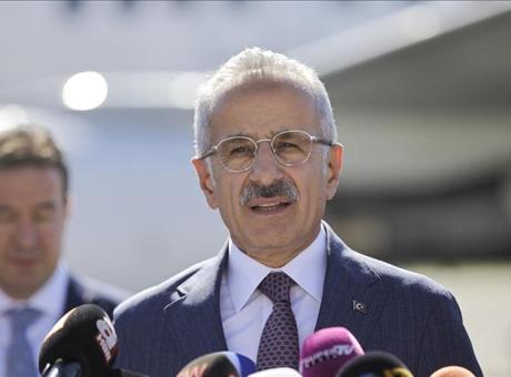 Bakan Uraloğlu açıkladı: Havada emniyeti tehlikeye düşüren yolcu ve personele daha sıkı takip