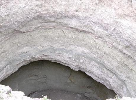 Bir şok daha yaşadılar! Tam 25 metre derinliğinde! Çevresinde 50 metre çapında iki adet daha var