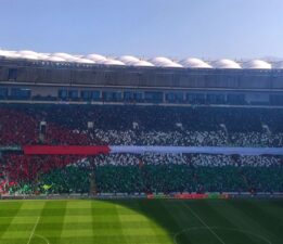 Bursaspor’dan Filistin koreografisi: Ateşkes gününde bayraklar Gazze için sallandı