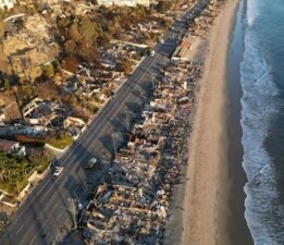 California’nın son 40 yıldaki en geniş kentsel alanı küle döndü