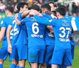 Çaykur Rizespor, 5 gollü düelloyu kazandı
