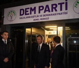 CHP Lideri Özel DEM Parti Eş Genel Başkanı Bakırhan’a taziye ziyaretinde bulundu