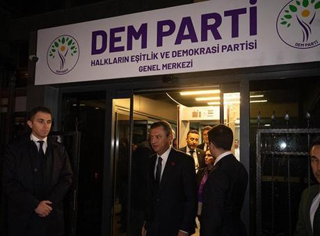 CHP Lideri Özel DEM Parti Eş Genel Başkanı Bakırhan’a taziye ziyaretinde bulundu