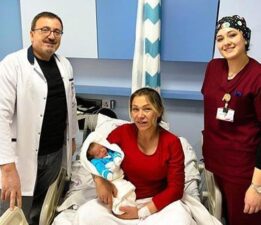‘Çocuklardan asla zarar gelmez’ dedi, 9’uncu bebeğini dünyaya getirdi