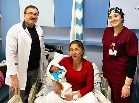 ‘Çocuklardan asla zarar gelmez’ dedi, 9’uncu bebeğini dünyaya getirdi