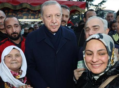 Cumhurbaşkanı Erdoğan vatandaşların Regaip kandillerini kutladı