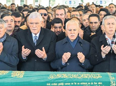 Dervişoğlu, Koray Aydın’ın babasının cenazesine katıldı
