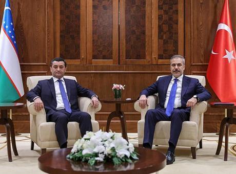 Dışişleri Bakanı Hakan Fidan Özbekistanlı mevkidaşı ile bir araya geldi