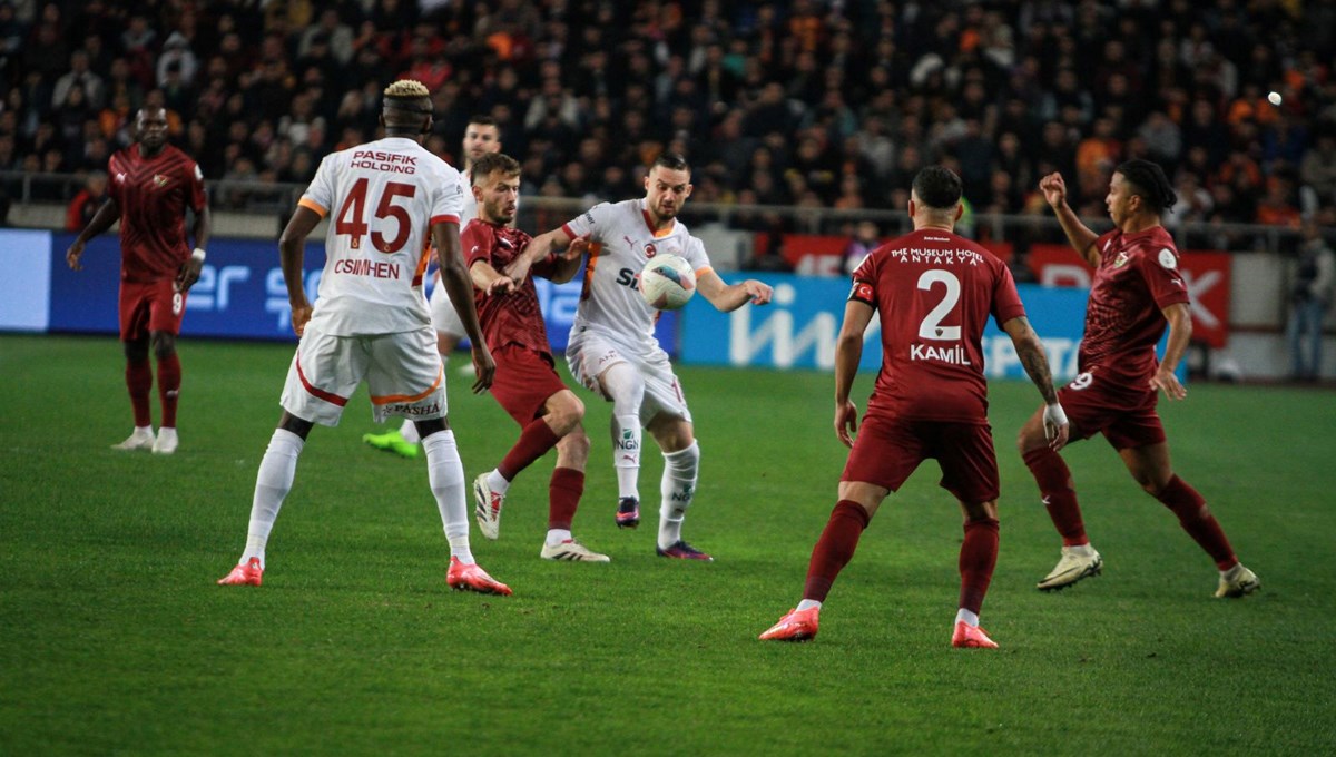 Eski hakemler Hatayspor-Galatasaray maçının tartışmalı pozisyonlarını değerlendirdi: “Yüzde 100 penaltı ve VAR müdahalesi gerekiyordu”