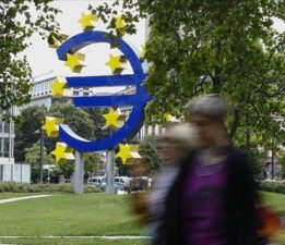 Euro Bölgesi’nde bankalar kredi koşullarını sıkılaştırıyor