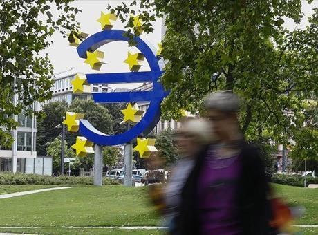 Euro Bölgesi’nde bankalar kredi koşullarını sıkılaştırıyor
