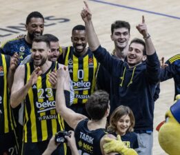 Fenerbahçe 13 sayıdan maçı çevirdi