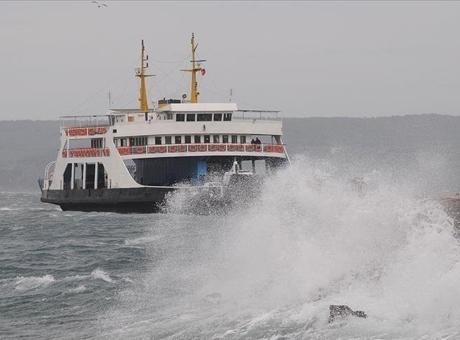 Feribot seferlerine fırtına engeli! İptal edildi