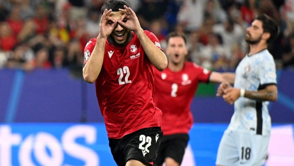Galatasaray’ın gündemindeki Mikautadze’den transfer açıklaması