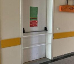 Hastanede yangın merdiveni girişlerinin kapatılma görüntülerine bakanlık açıklaması