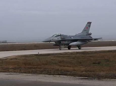 Hava Kuvvetlerine ait 3 uçak Romanya’da eğitim uçuşuna katıldı