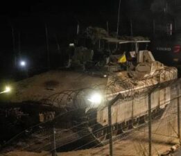 İsrail Suriye’de protestoculara ateş açıyor, evleri yıkıyor