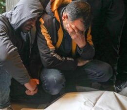 İsrail’in ateşkesin duyurulmasından sonra Gazze’de düzenlediği saldırılarda 99 kişi öldü