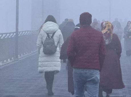 İstanbul’da göz gözü görmüyor! Görüş mesafesi düştü