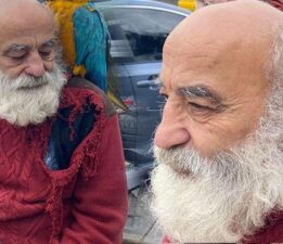 İstanbul’da onu gören telefona sarılıyor! ‘Ölünceye kadar böyle devam edecek’