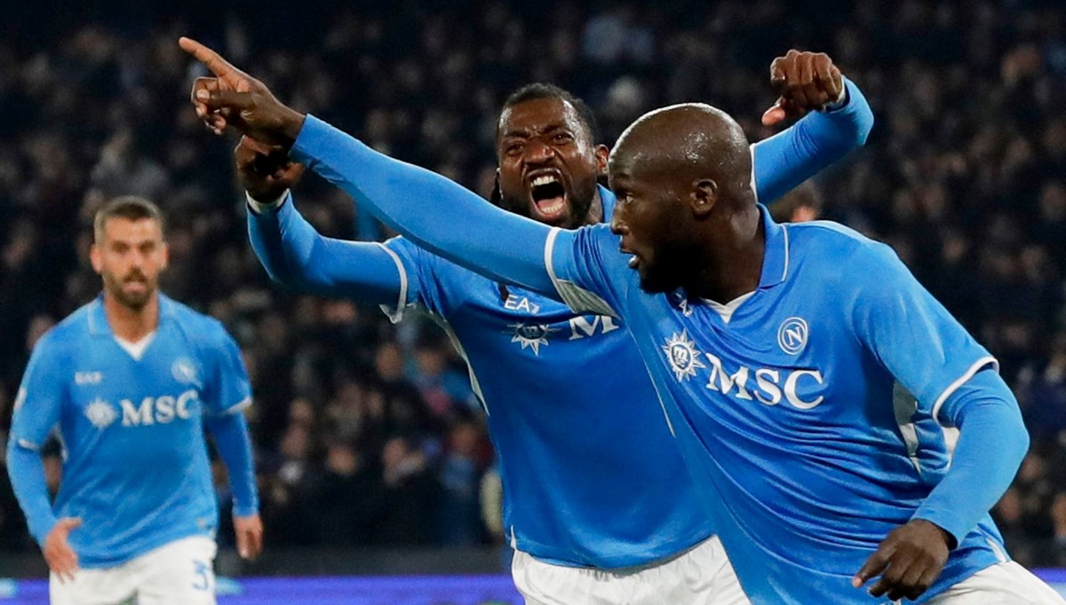 İtalya’da Napoli maç fazlasıyla lider