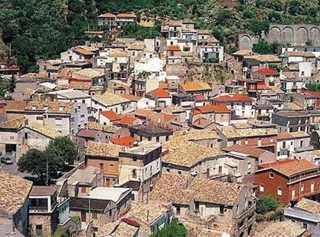 İtalya’nın bir köyünde hasta olmak yasaklandı!