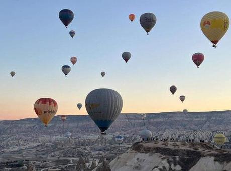 Kapadokya’da 770 bin turist sıcak hava balonuyla uçtu