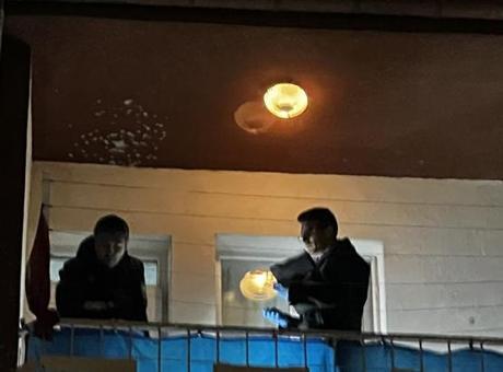 Kayseri’de korkunç olay! Husumetlisi tarafından balkonda silahlı saldırıya uğradı