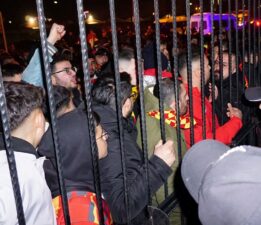 Kayserispor taraftarı tesisleri bastı: Futbolculara tepki gösterdi
