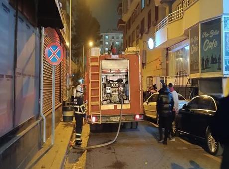 Kiraladığı evi ateşe verip kapısını kilitleyip kaçan kadın komşularını arayıp haber verdi