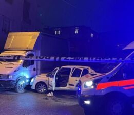 Komşular arasındaki otopark kavgasında kan aktı!