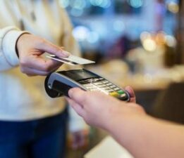 Kredi kartı kullananlar dikkat! Bankalarda aidatlar güncellendi: Dikkat çeken ‘pazarlık’ detayı