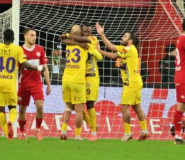 Mame Thiam’dan 2 gol, 1 asist: Eyüpspor, Antalya’da 3 puanla dönüyor