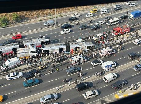 Metrobüs kazasında ara karar! ‘Amirlerimi ezmemek için vurmak zorunda kaldım’