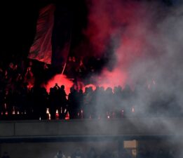 Milan taraftarından sessiz protesto