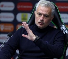 Mourinho: Futbolu biraz daha iyi bilmesi gerekiyor