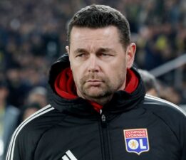 Olimpik Lyon’da Pierre Sage gönderildi