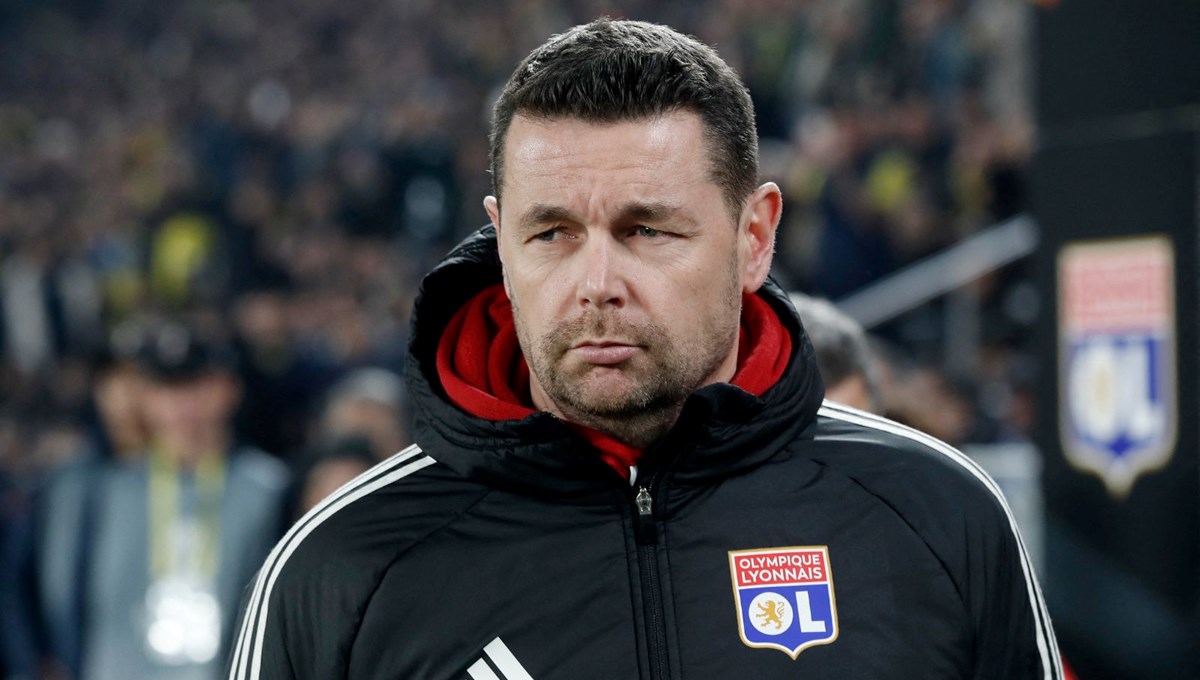 Olimpik Lyon’da Pierre Sage gönderildi