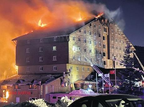 Otel yangını faciasında tutuklu sayısı 90 oldu