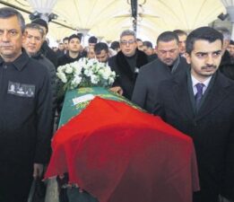 Özel’den iktidara tepki: Faciadan rant devşirme çabası