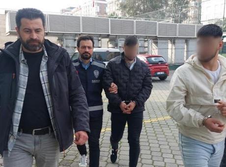 Parkta pompalı tüfekli saldırı! 3 kişi yaralandı