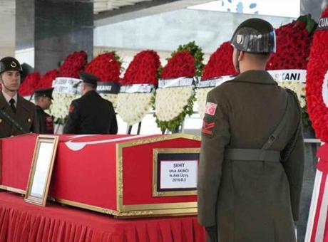Pençe-Kaplan operasyonunda yaralanmıştı! Hastanede şehit düşen Astsubay Ufuk Akıncı son yolculuğuna uğurlandı