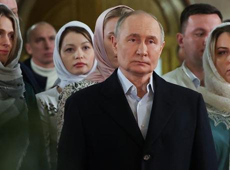 Putin Ortodoks Noeli’ni Zafer Parkı’ndaki kilisede kutladı