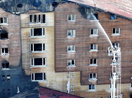 Son dakika… Kartalkaya cehenneminde görgü tanıkları anlattı: Baba, 1 yaşındaki bebeğini atmak zorunda kaldı